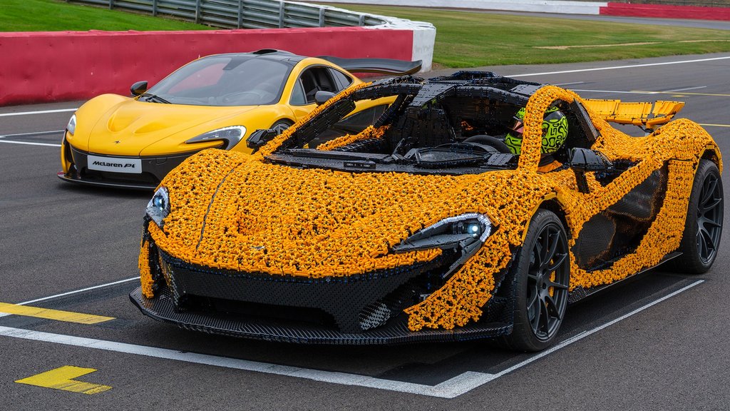 Lando Norris testkører LEGO McLaren P1