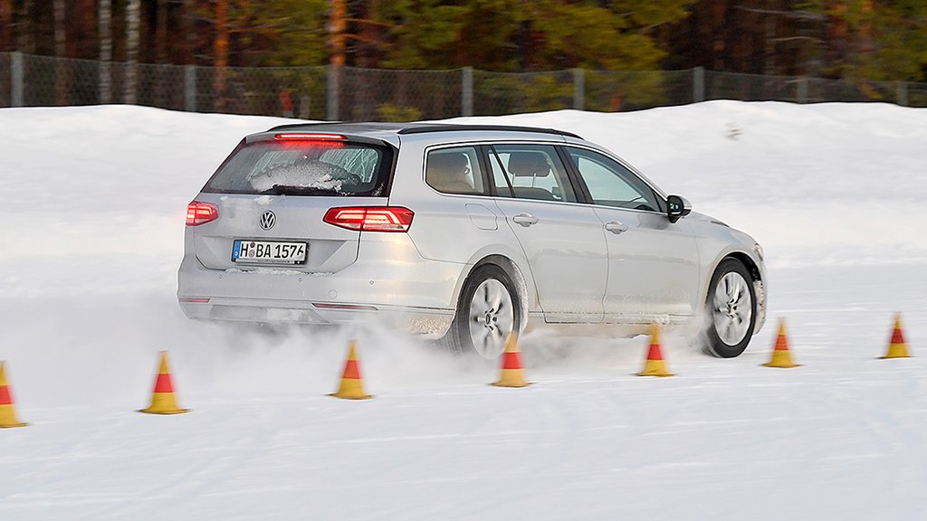 Vinterdæk Test 215/55 R 17: Bedste Valg